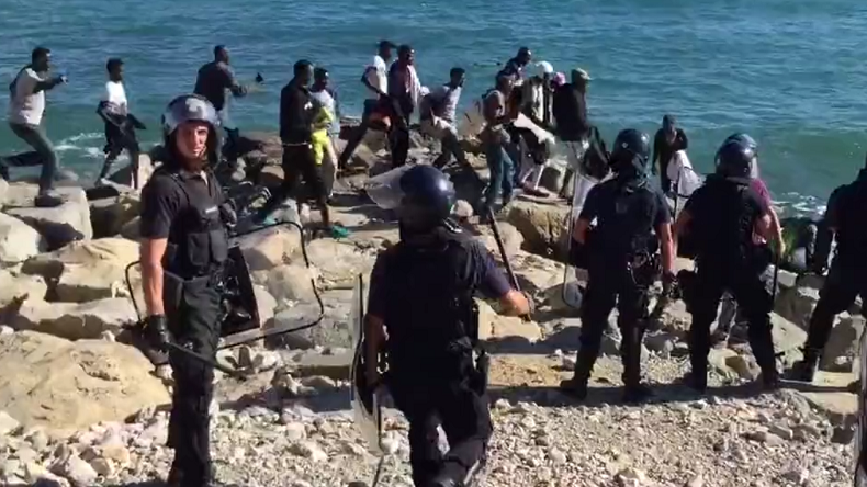 Menton : 300 migrants déambulent dans la ville après avoir franchi la frontière franco-italienne