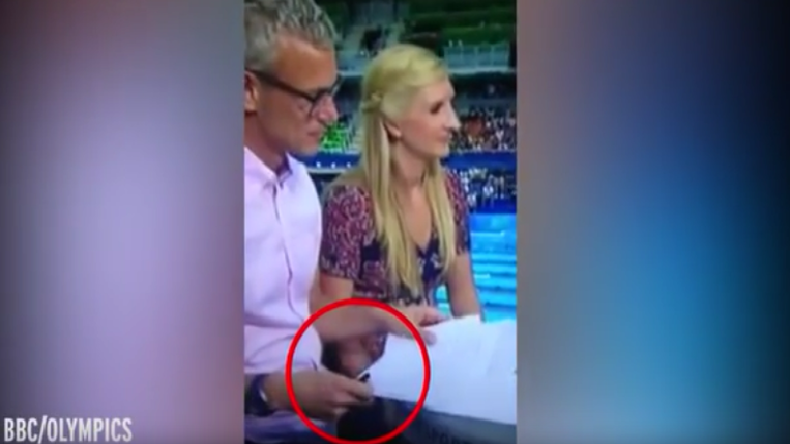 JO : sur BBC, une commentatrice tripote en direct son voisin en pleine épreuve de natation ! (VIDEO)