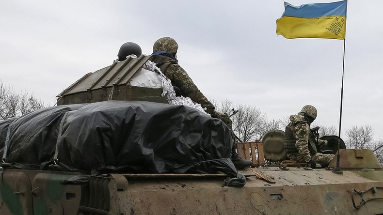 Kiev décrète l’état d’alerte maximal pour ses troupes situées près de la Crimée et dans le Donbass