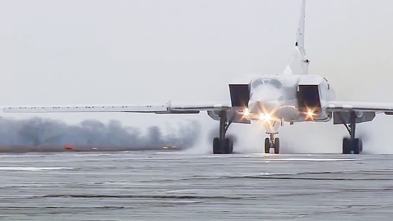 Des bombardiers russes frappent des positions de Daesh en Syrie depuis la base en Iran