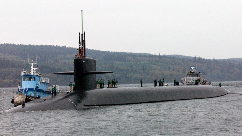 Etats-Unis : un sous-marin nucléaire percute un ravitailleur en pleine mer
