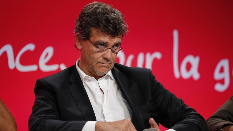 Arnaud Montebourg annonce sa candidature pour 2017 et fustige Hollande