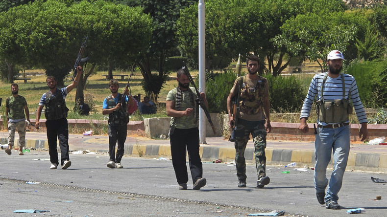 L'armée turque et la coalition antijihadiste lancent une opération contre Daesh à Jarablus en Syrie