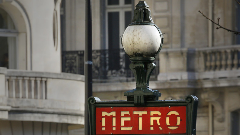 Moment de grâce dans le métro : un homme opéré du cœur sur le quai à Paris !