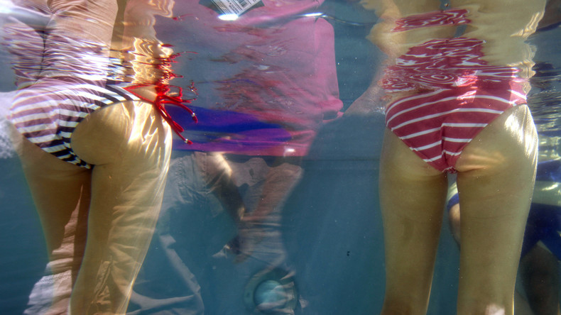 Allemagne : distribution de tatouages dans les piscines pour éviter les viols (PHOTOS)