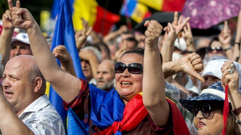 Moldavie : la police réprime une manifestation lors de la fête de l'Indépendance (VIDEO)