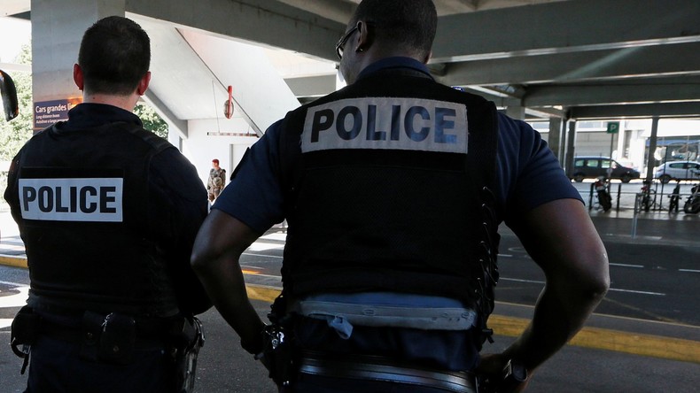Toulouse : un policier blessé au couteau à la gorge dans un commissariat, le suspect arrêté