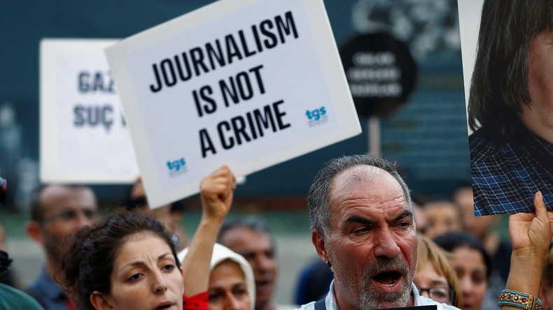 Turquie : neuf journalistes arrêtés, dont le rédacteur en chef du Hürriyet