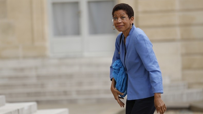 La démission de la ministre de l’Outre-mer George Pau-Langevin, éclipsée par celle de Macron ?