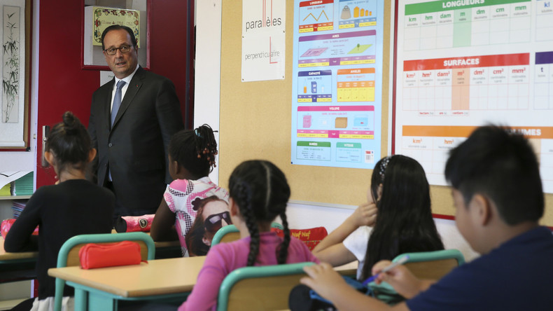 C'est la rentrée ! Hollande annonce une réforme du lycée, et fait un flop sur internet