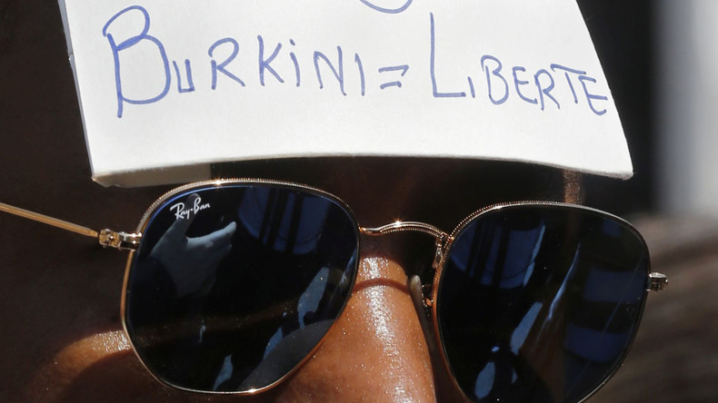 Burqa-burkini : Cazeneuve veut sanctionner ceux qui proposent de payer les amendes par solidarité