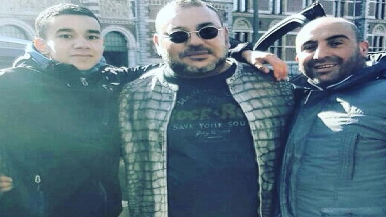 Mohammed VI : roi du Maroc et roi... des selfies ! (PHOTOS)