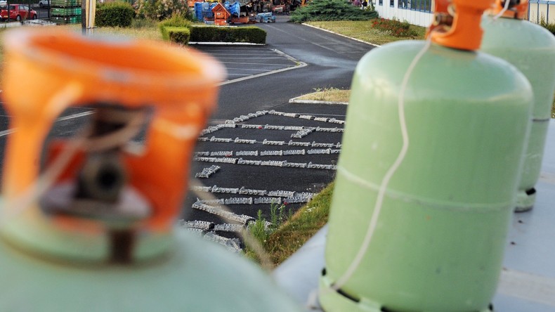 Nice : trois bonbonnes de gaz abandonnées devant une école