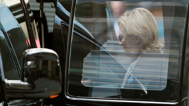 Hillary Clinton, diagnostiquée d'une pneumonie, annule sa visite en Californie