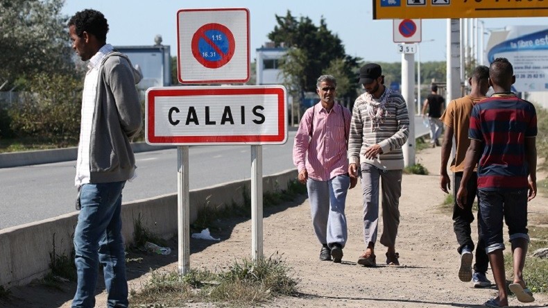 Calais : un migrant décède sur une route à proximité de la «Jungle»