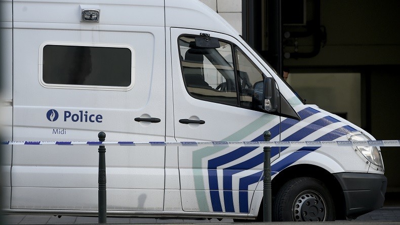Molenbeek : un policier hospitalisé et cinq personnes interpellées après une violente émeute