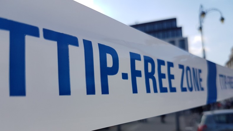TAFTA, CETA : 9 000 manifestants défilent à Bruxelles contre les accords de libre-échange (IMAGES)