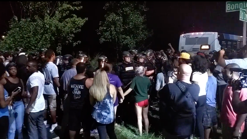 USA : affrontements après la mort d'un noir «handicapé et sans arme», tué par la police (VIDEO)