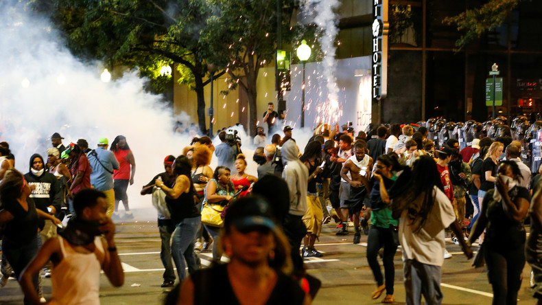 Manifestation de Black Lives Matter en Caroline du Nord : sept policiers et un manifestant blessés