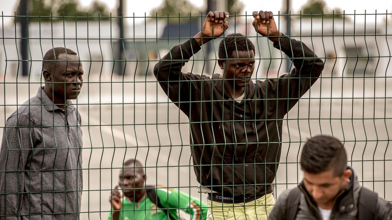 Calais : des volontaires accusés de profiter sexuellement des migrants de la «Jungle»