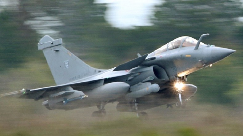 La France et l'Inde signent la vente de 36 chasseurs Rafale à New Delhi