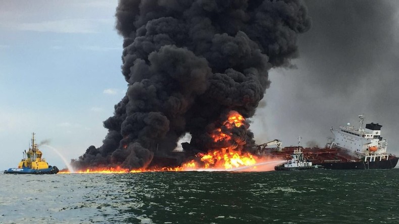 Un tanker prend feu au large du Golfe du Mexique (VIDEO)