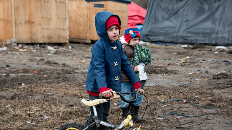 Calais : un millier d'enfants menacés par le démantèlement de la «Jungle»