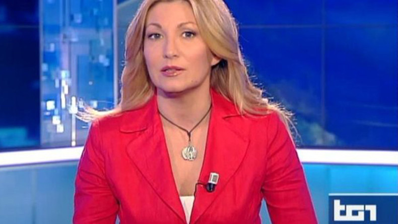 Italie : une présentatrice fustigée sur les réseaux pour avoir porté un crucifix à l'antenne