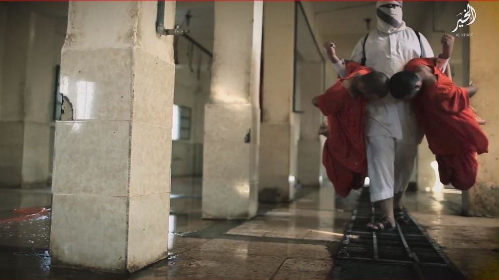 Après l’exécution cruelle de prisonniers dans un abattoir, des Syriens se vengent de Daesh