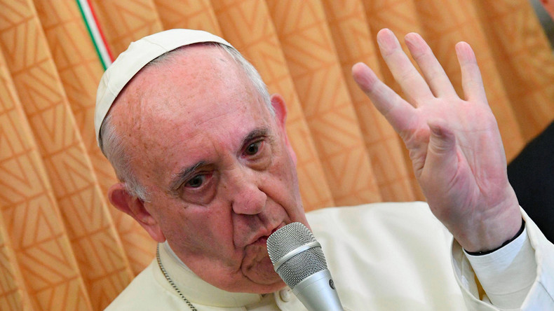 Le pape François accuse l'Education nationale française d'enseigner la théorie du genre