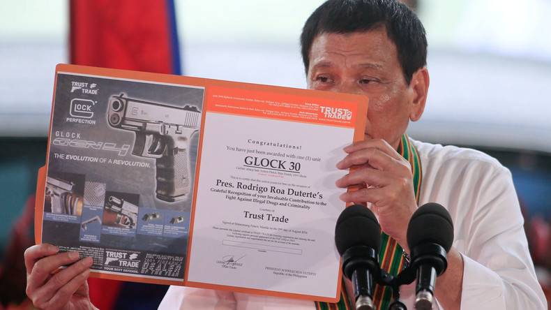 Duterte invite Obama à «aller au diable» et menace de s'allier avec la Russie