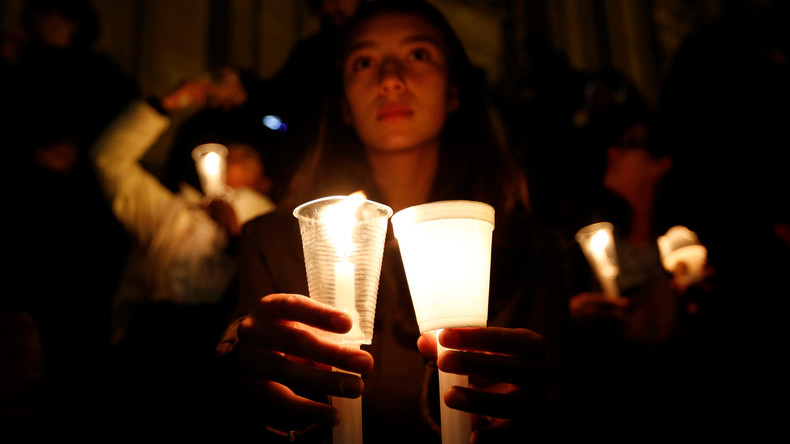 Des milliers de Colombiens défilent pour sauver l’accord de paix avec les FARC (VIDEO)