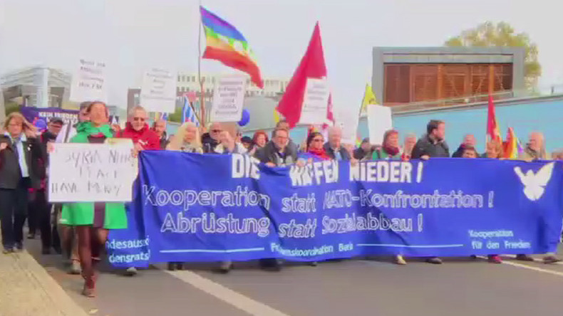Berlin : des milliers d'Allemands dénoncent la militarisation par l'OTAN (VIDEO)