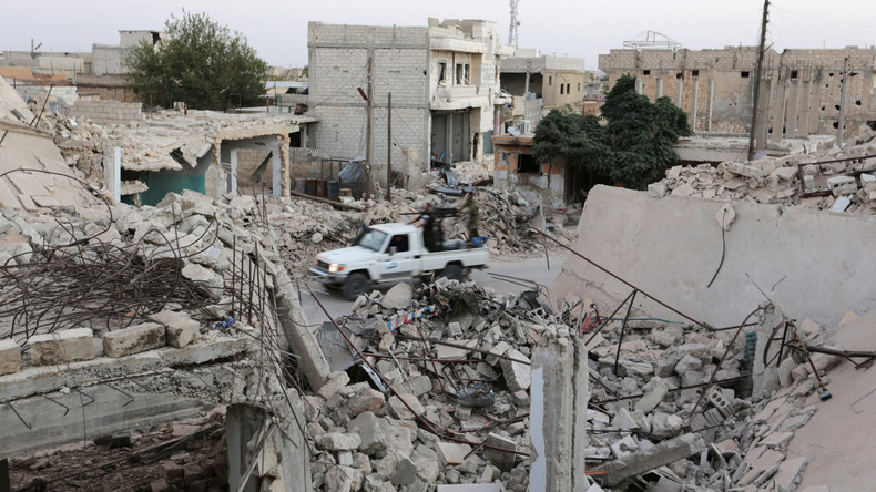 Bombardements à Alep : des civils meurent sous les tirs d'obus (vidéo exclusive)