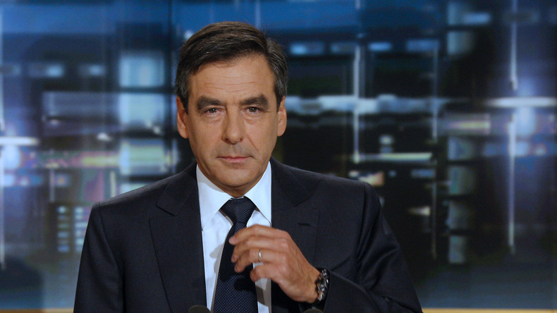 Dans un livre, Hollande affirme que Fillon lui a demandé de «taper» sur Sarkozy