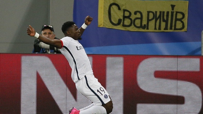 Football : Serge Aurier a-t-il célébré un but en mimant un «égorgement» ? (VIDEO)
