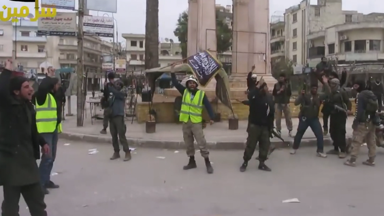 Les Casques blancs, sont-ils vraiment les héros anonymes du conflit syrien ? (VIDEO)