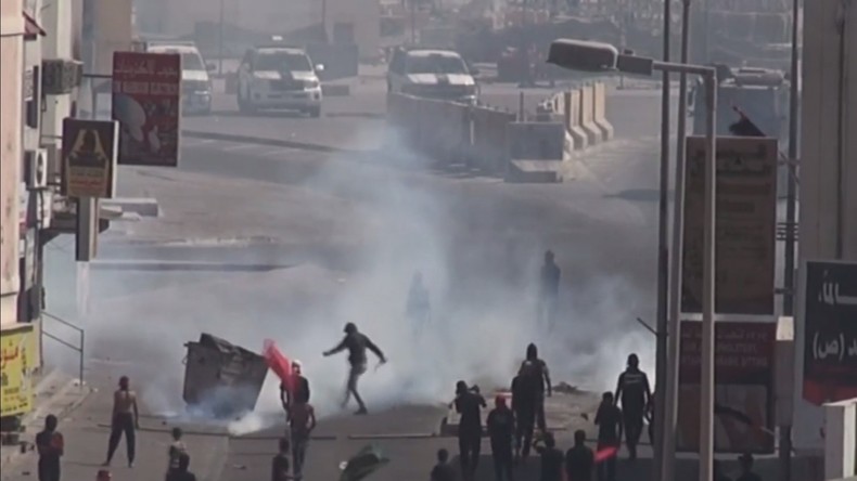 La police disperse par la force les manifestants à Bahreïn (VIDEO)