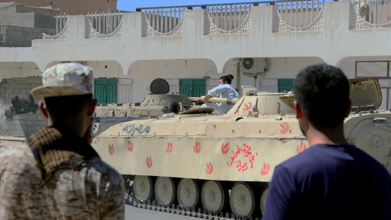 L'ancien gouvernement de Tripoli dit reprendre ses fonctions