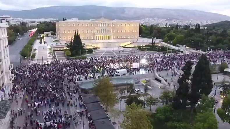 Une manifestation de masse contre les politiques d’austérité à Athènes vue du ciel