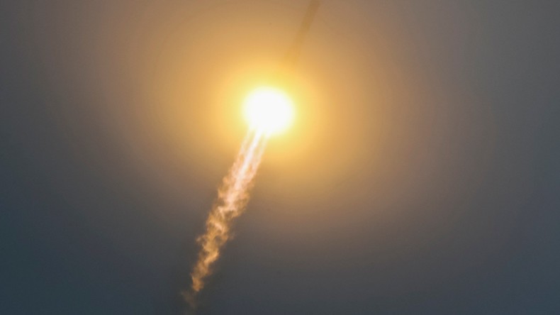 L’Expédition 49/50 à bord d'une fusée Soyouz s’amarre à l’ISS (VIDEO)