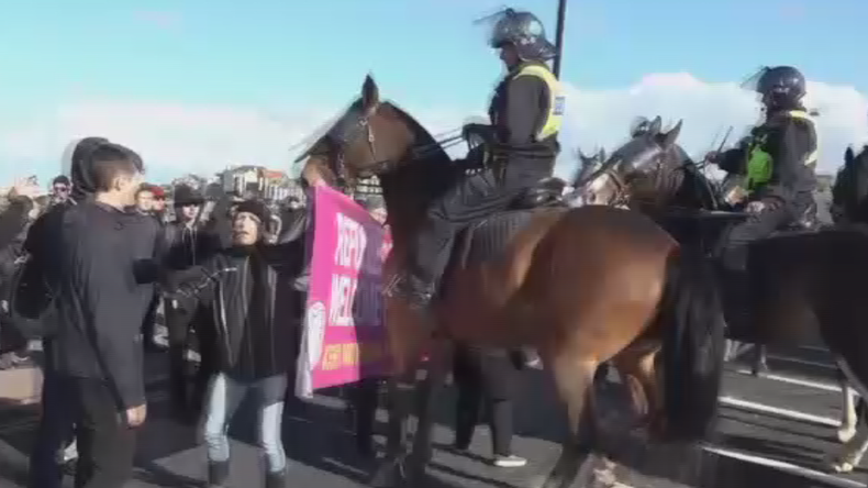 White Lives Matter tient sa première manifestation au Royaume-Uni (VIDEO)