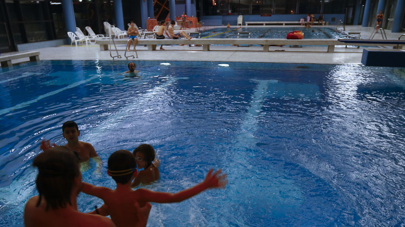 La justice autrichienne casse la condamnation d’un migrant pour viol sur mineur dans une piscine