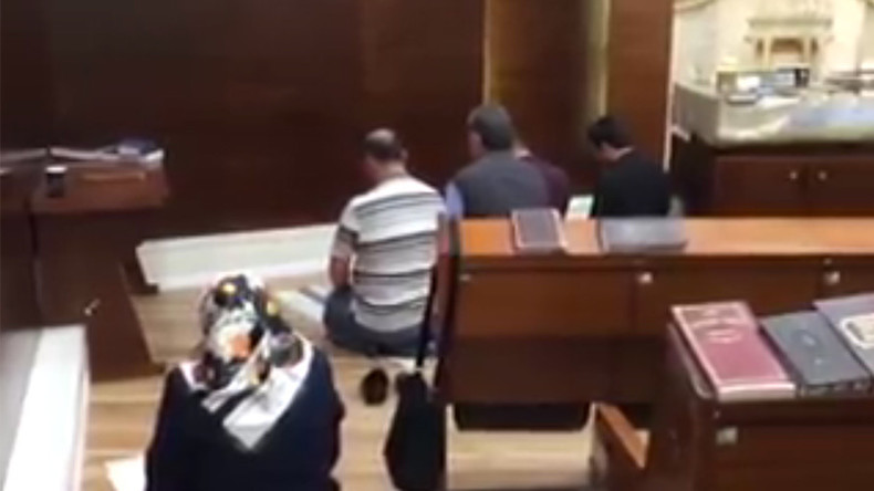 La prenant pour une mosquée, une famille turque prie dans la synagogue d'un aéroport israélien