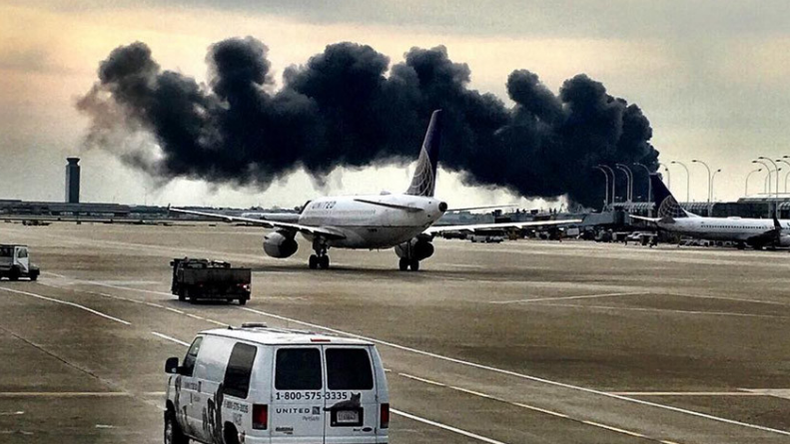 Etats-Unis : un avion prend feu à l'aéroport de Chicago, 170 personnes sont évacuées (PHOTOS, VIDEO)
