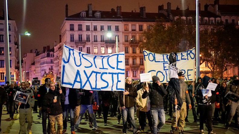 Des centaines de policiers continuent de manifester dans plusieurs villes de France (PHOTOS)