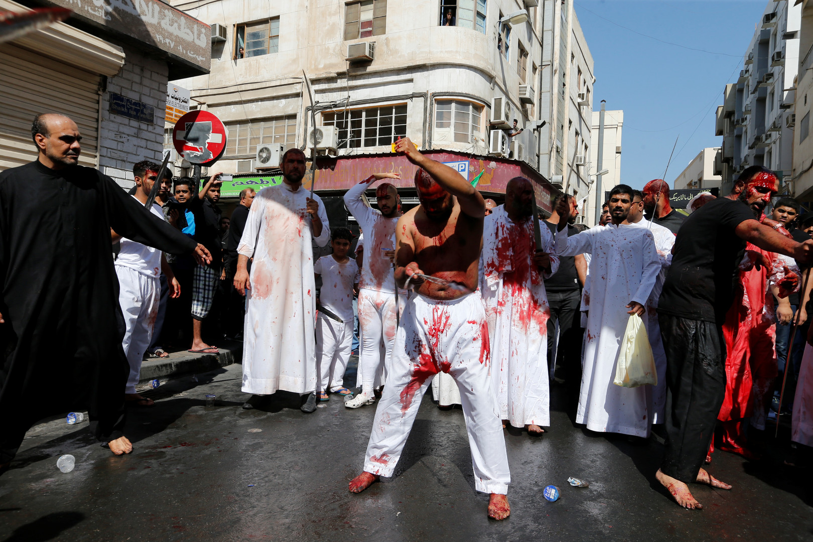 Les musulmans chiites du monde entier célèbrent la fête religieuse d’Achoura (VIDEO)