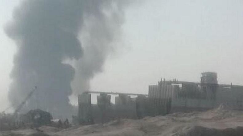 Pakistan : 11 morts et 200 personnes prises au piège de l’incendie d’un tanker (VIDEO)