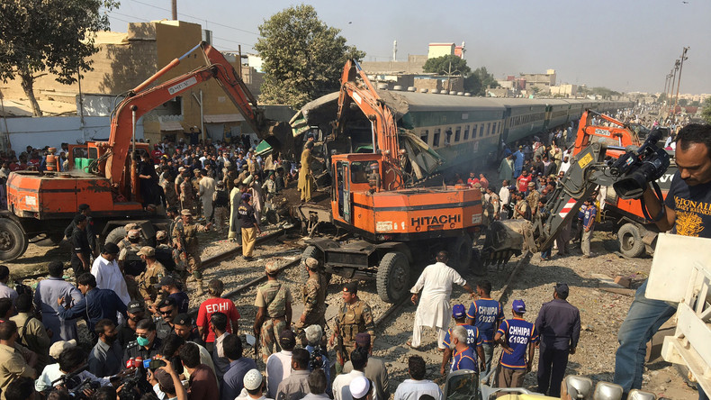 Pakistan : deux trains entrent en collision, 17 morts, plus de 50 blessés