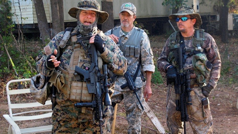 Une milice américaine se prépare à «combattre et tuer» si Clinton «volait» l’élection (IMAGES)